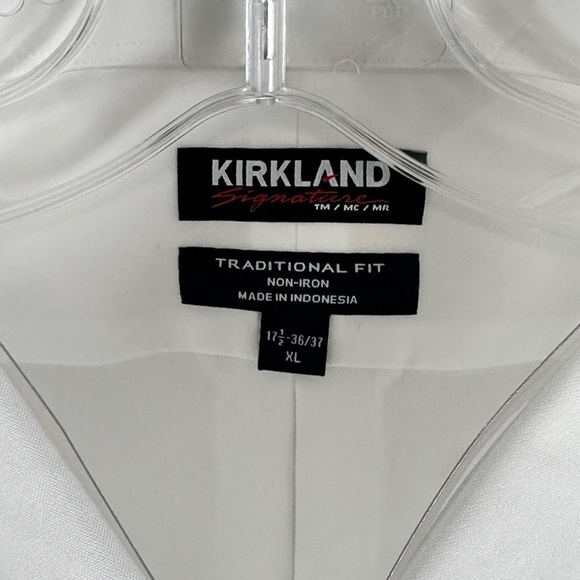 Men's Traditional Fit Non-Iron Casual Button Down Dress Shirt - Picture 4 of 7